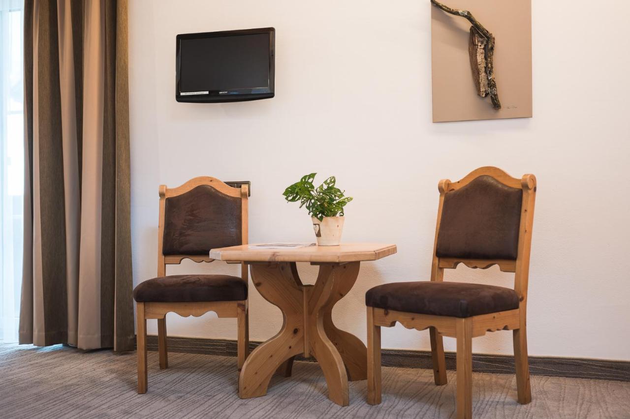 Hotel Alpenhof Tirolo Luaran gambar
