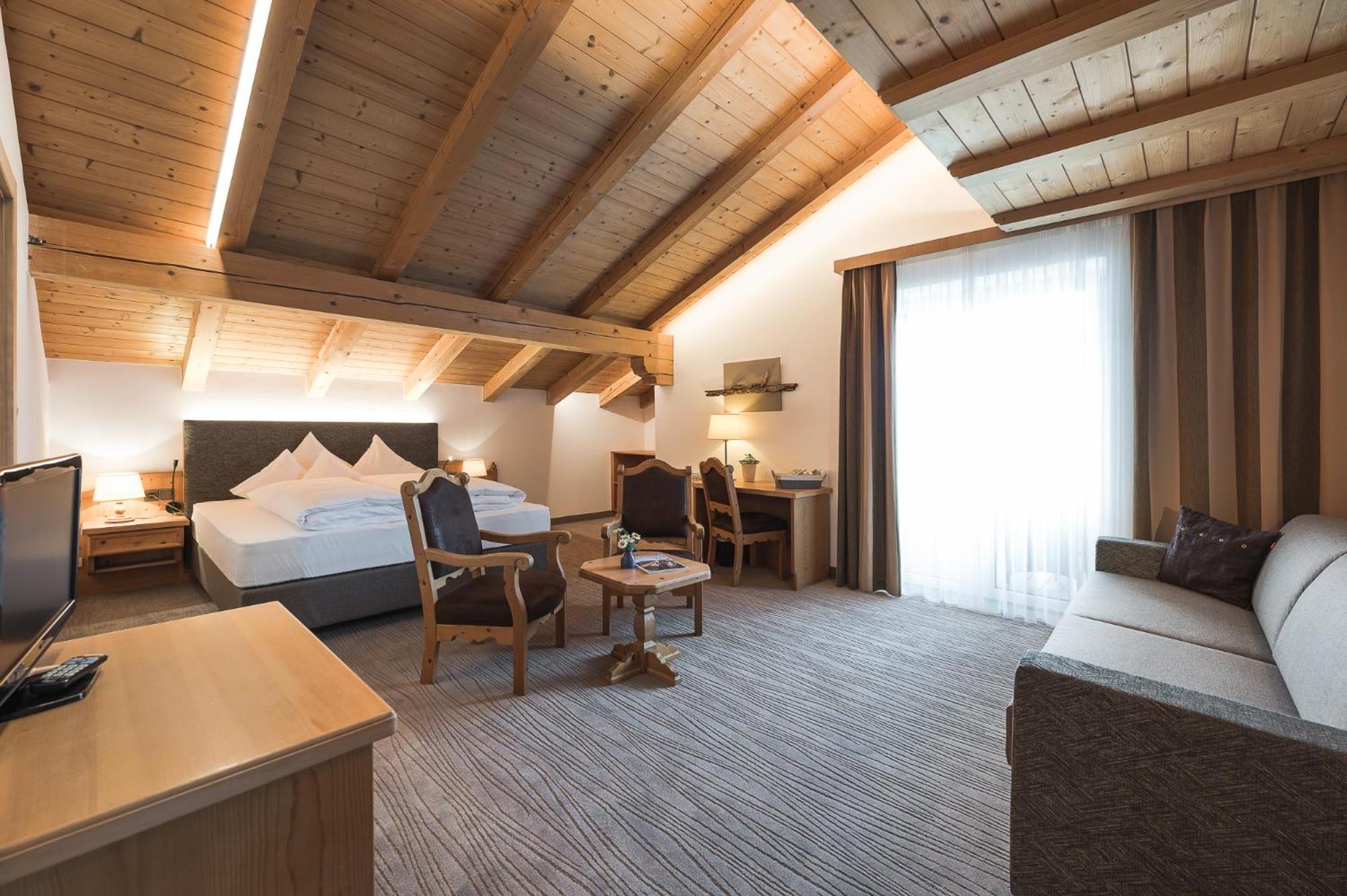 Hotel Alpenhof Tirolo Luaran gambar