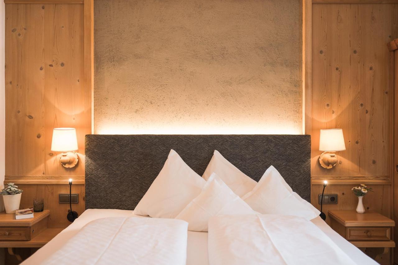 Hotel Alpenhof Tirolo Luaran gambar