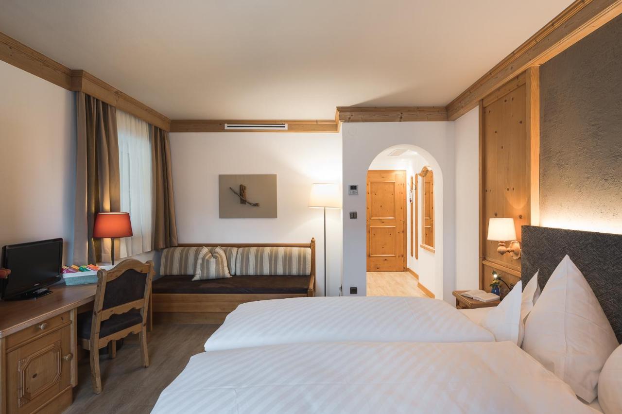 Hotel Alpenhof Tirolo Luaran gambar