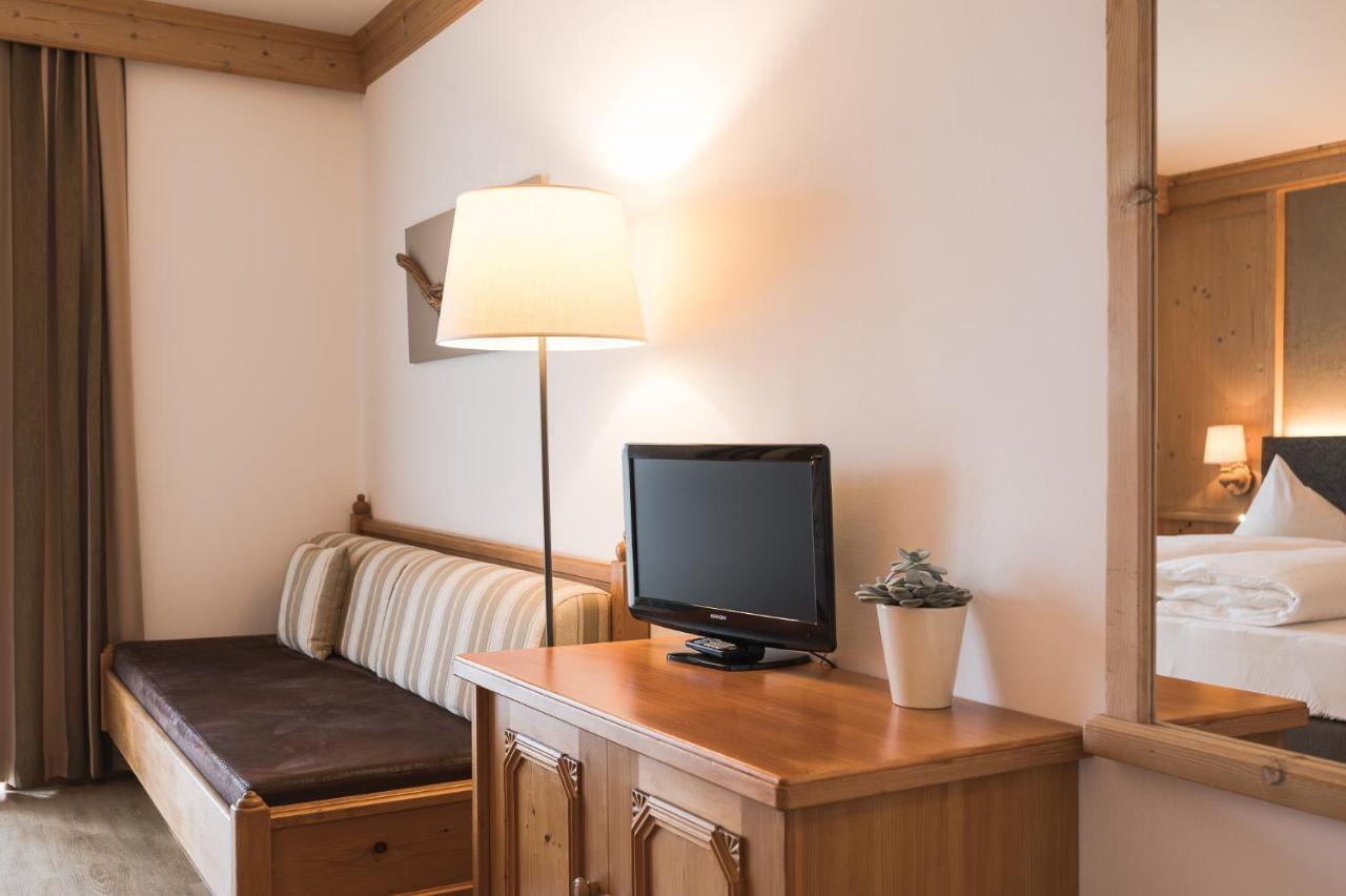 Hotel Alpenhof Tirolo Luaran gambar