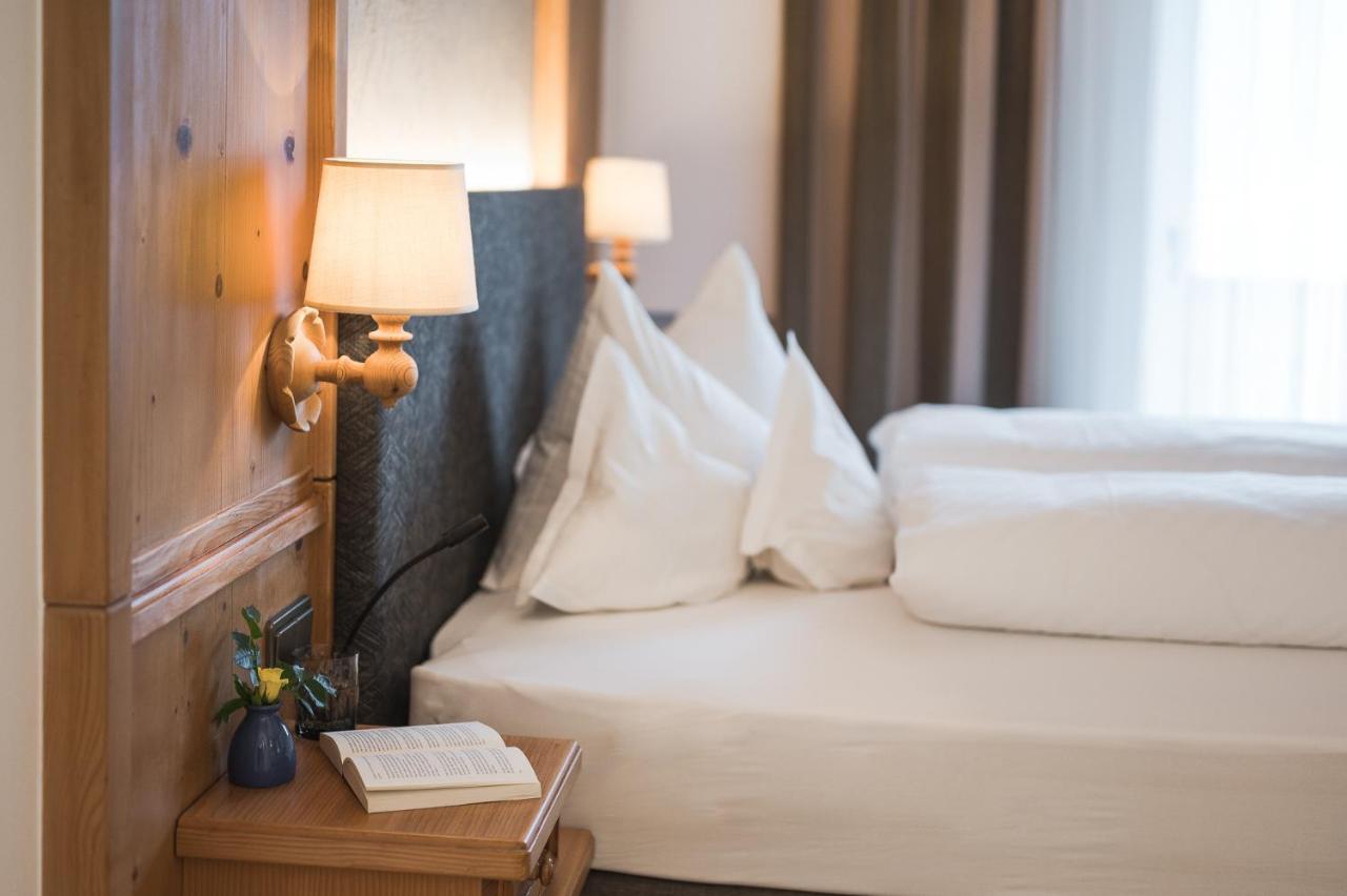 Hotel Alpenhof Tirolo Luaran gambar
