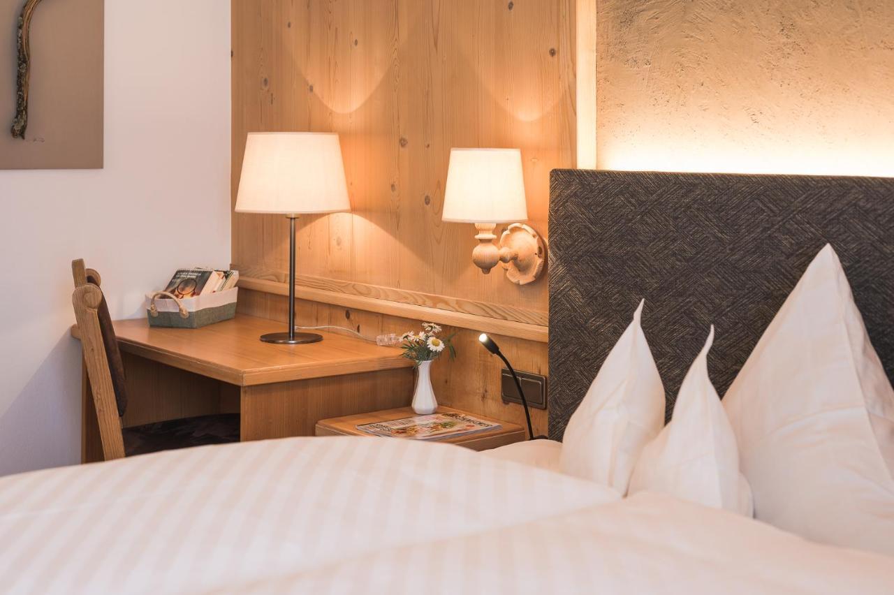 Hotel Alpenhof Tirolo Luaran gambar
