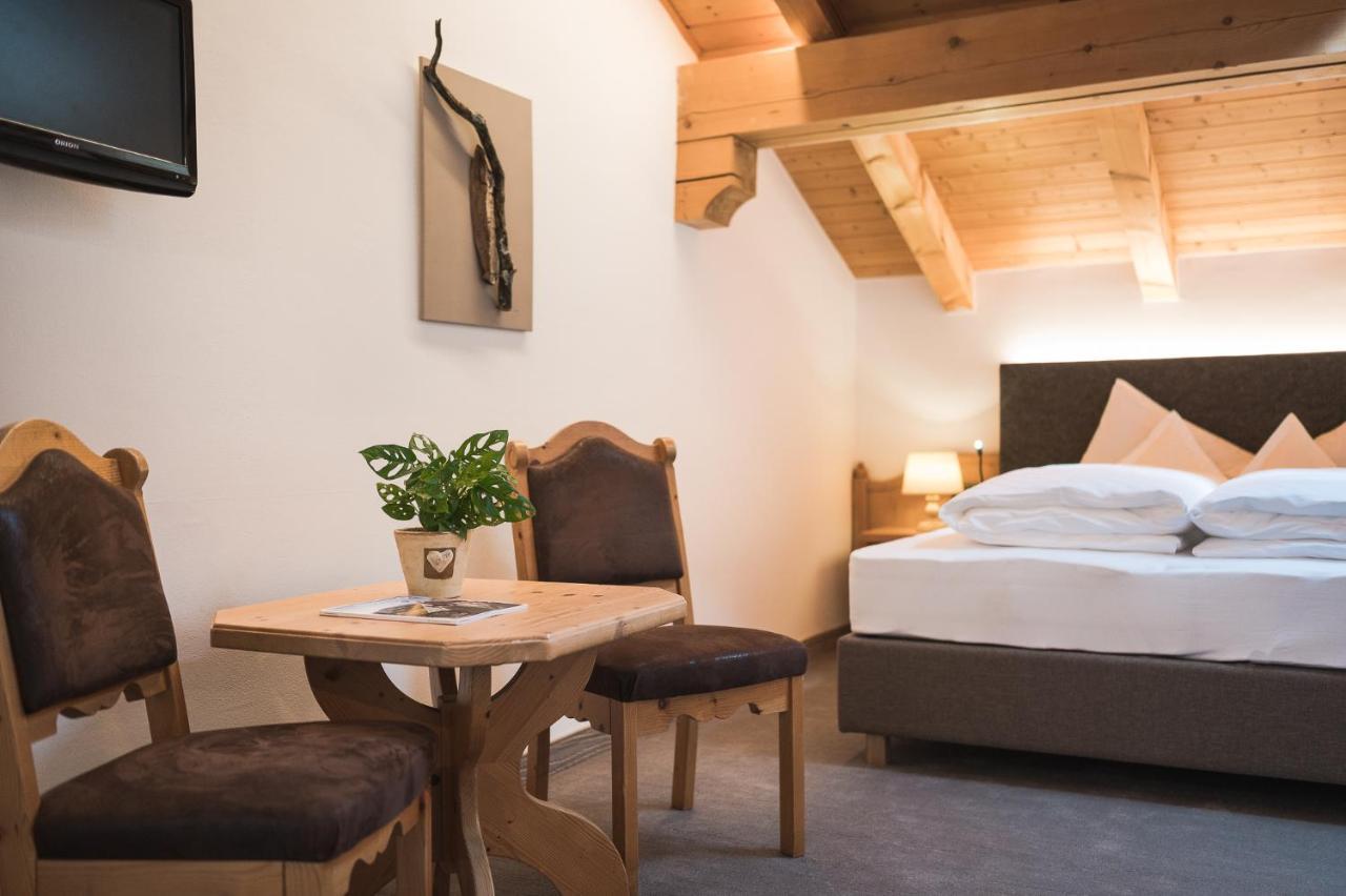 Hotel Alpenhof Tirolo Luaran gambar