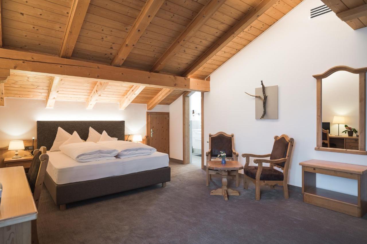 Hotel Alpenhof Tirolo Luaran gambar
