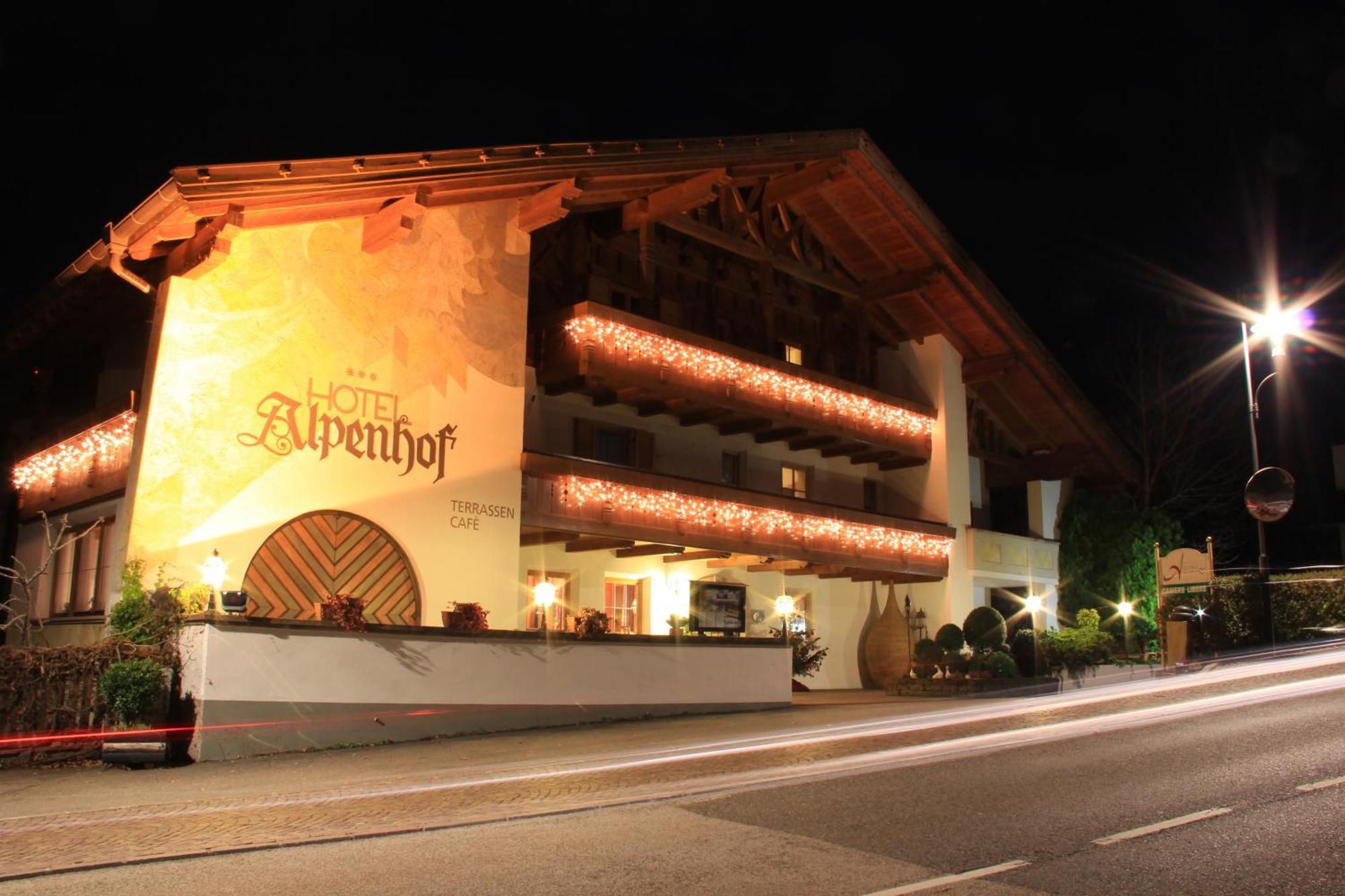 Hotel Alpenhof Tirolo Luaran gambar