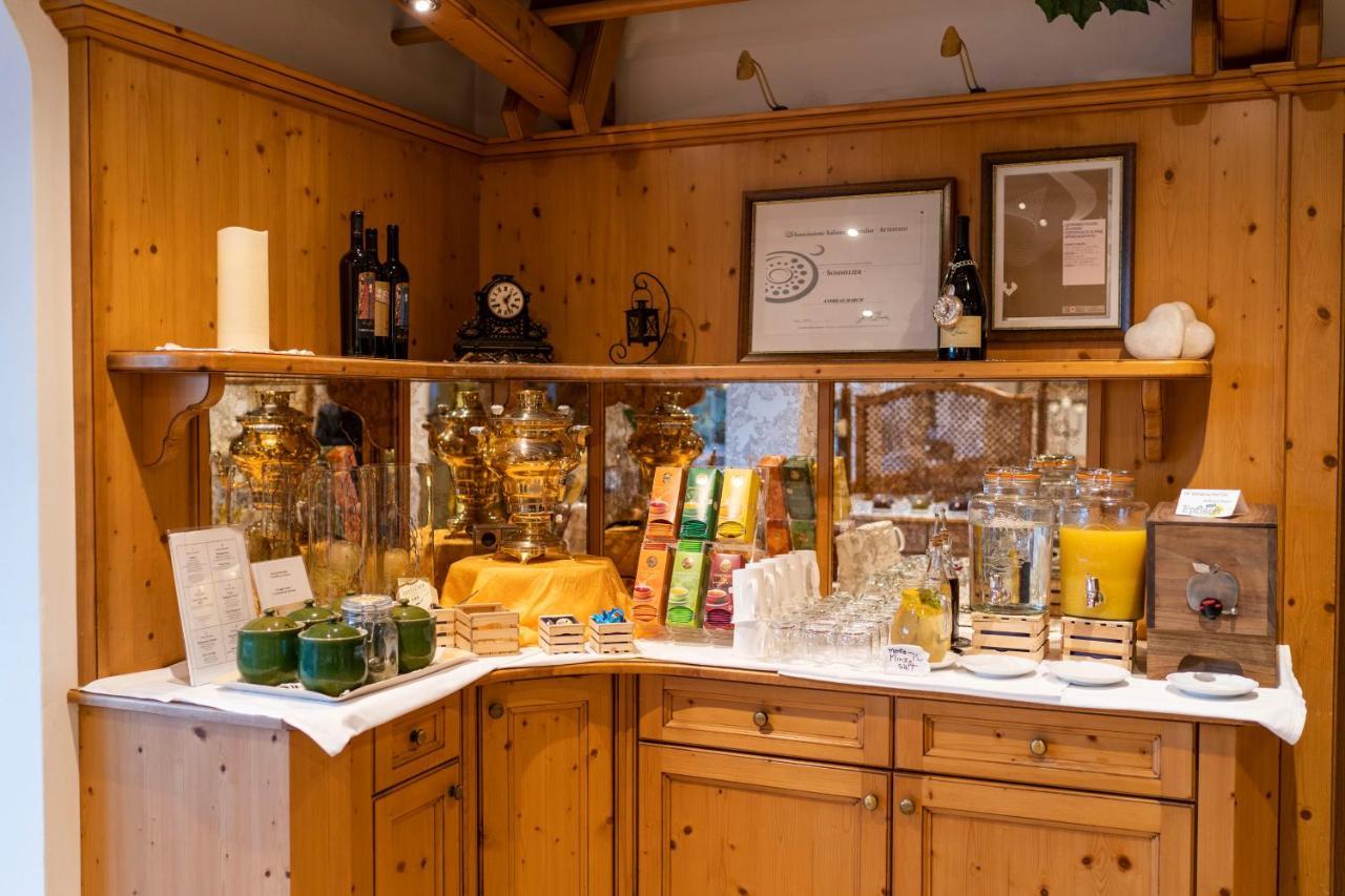 Hotel Alpenhof Tirolo Luaran gambar