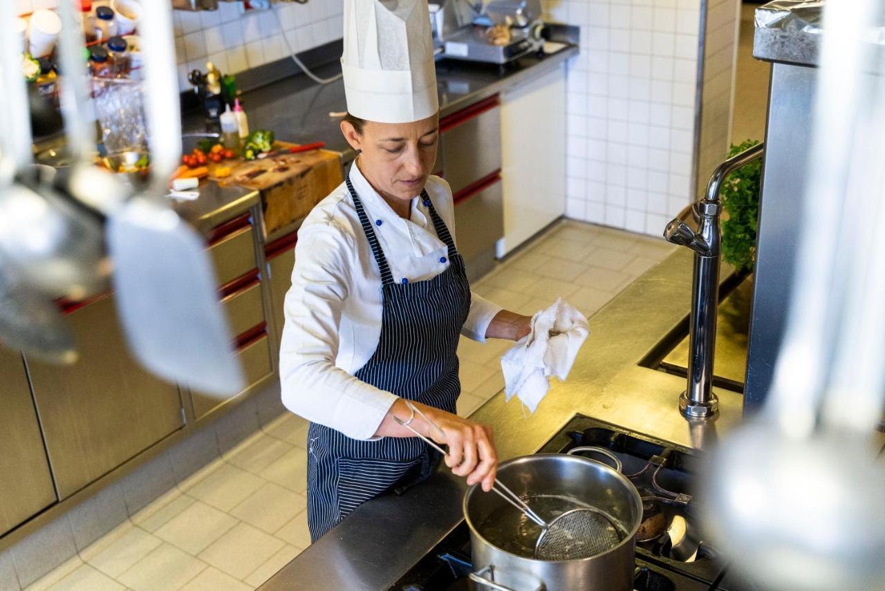 Hotel Alpenhof Tirolo Luaran gambar